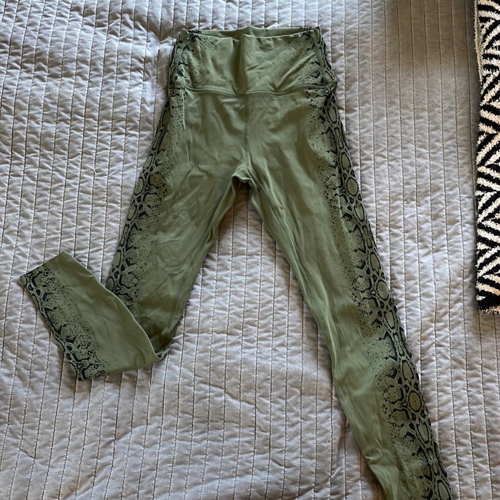 Curves n Combatboots leggings